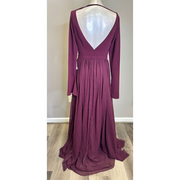 Vera Wang Bride Leonie V-Neckline Gown Size 4 $495 - Picture 6 of 8